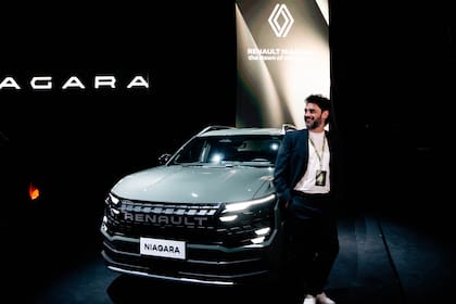 En el frente aparece el nombre “Renault” en mayúsculas, que refuerza la identidad de la marca