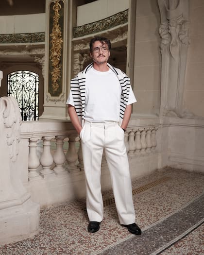 En el Grand Palais, el chileno Pedro Pascal, embajador de la maison Chanel