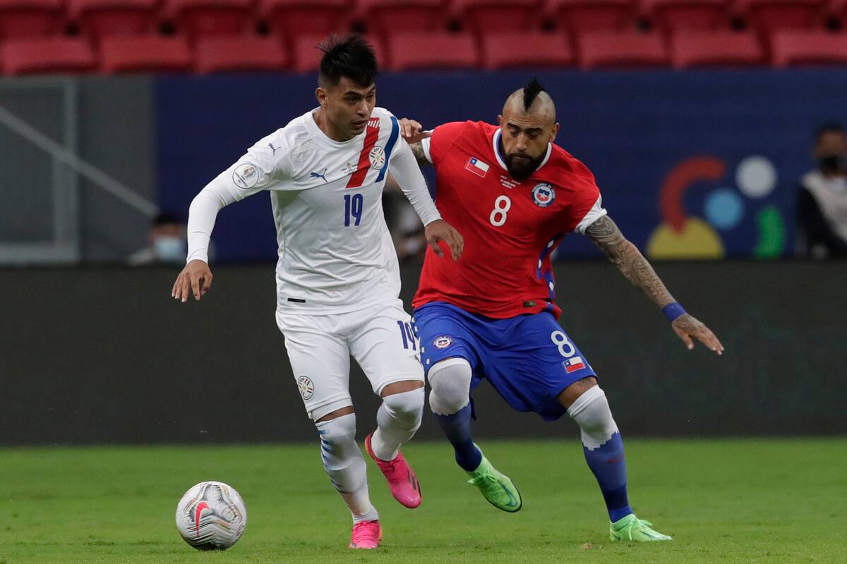En el historial de Eliminatorias jugaron en 18 ocasiones, con 10 triunfos de Paraguay, un empate y siete de Chile, mientras que en la general los paraguayos están al frente con 29 victorias contra 26 y siete empates, en 62 cotejos.