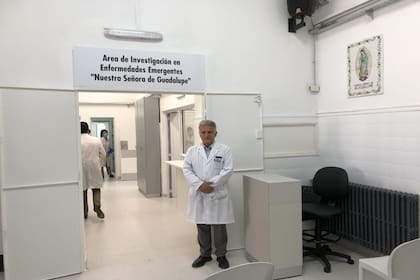 En el hospital Ramos Mejía, Marcelo Losso dirige un área de investigación clínica pionera en el sistema público de salud dedicada a las enfermedades infecciosas emergentes, como Covi-19, influenza, VIH y tuberculosis
