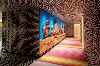 En el hotel nhow, de Lima, el estudio de arquitectura de Juli Capella y Mique García realizó un trabajo que realza la simbología precolombina del Perú en todos sus ambientes