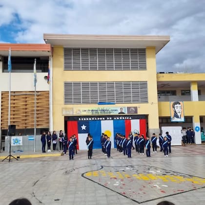 En el Instituto Nadino, de Mendoza, se impusieron restricciones sobre las figuritas y el álbum del mundial de fútbol