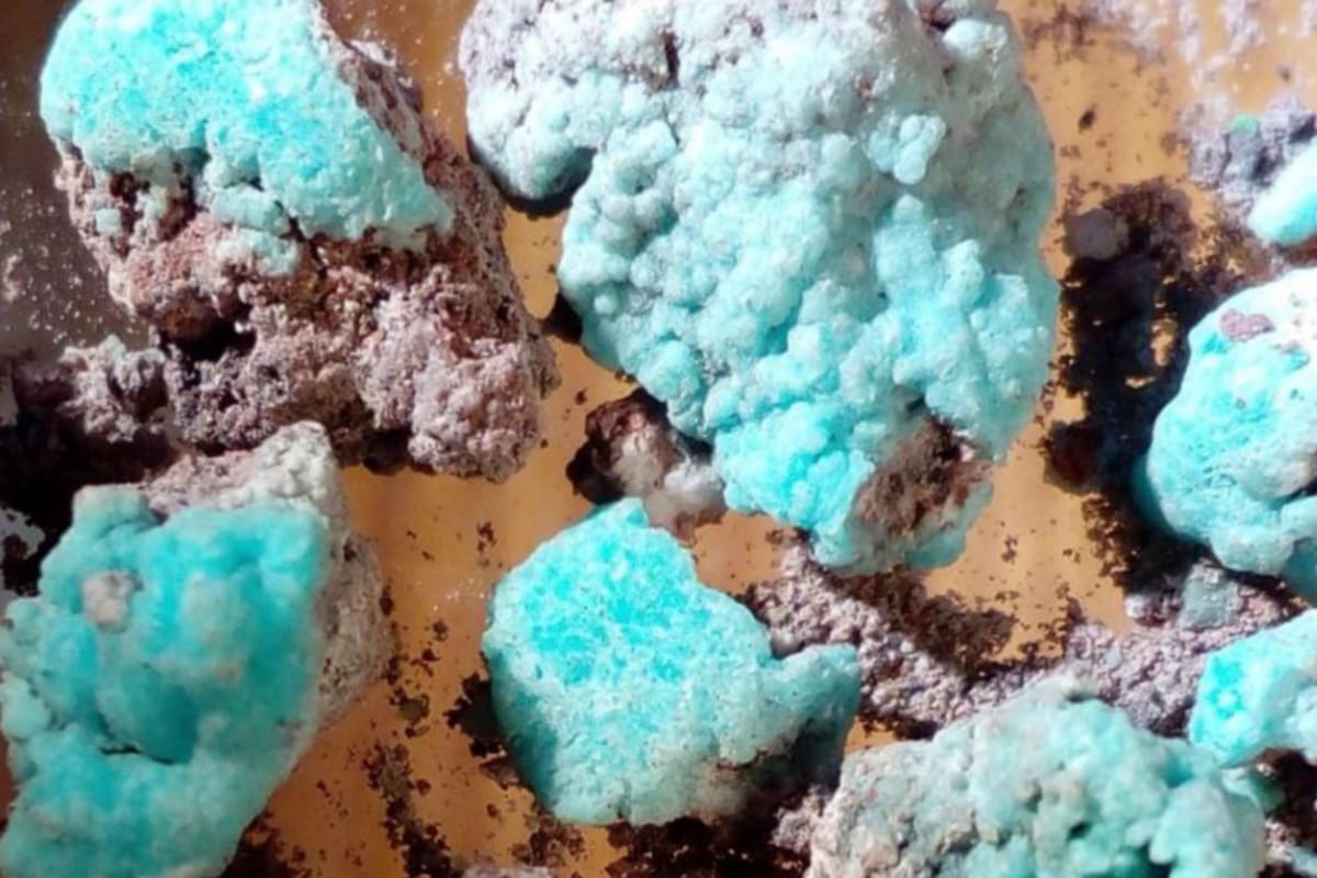 En el interior de sus cristales presenta una rara unión de un átomo de cobre y siete átomos de oxígeno. Fuente: St Petersburg University