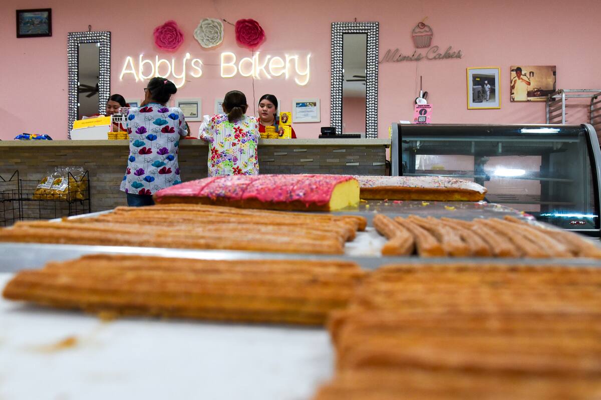 En el juicio declararon dos de los empleados indocumentados y negaron haber estado retenidos contra su voluntad en la panadería Abby's Bakery (AP Foto/Valerie Gonzalez, Archivo)