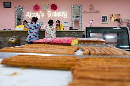 En el juicio declararon dos de los empleados indocumentados y negaron haber estado retenidos contra su voluntad en la panadería Abby's Bakery (AP Foto/Valerie Gonzalez, Archivo)