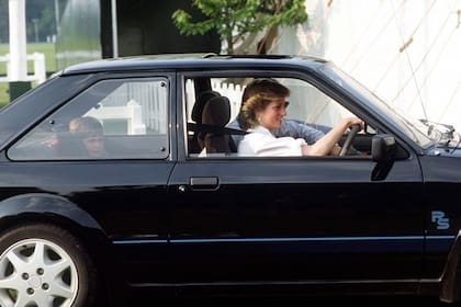 En el, la princesa trasladaba a sus hijos, siempre acompañada del personal de seguridad y la escolta real