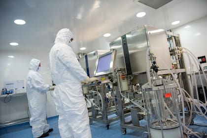 En el Laboratorio de Hemoderivados de Córdoba se procesan 170 toneladas de plasma sanguíneo de donantes sanos de cuatro países