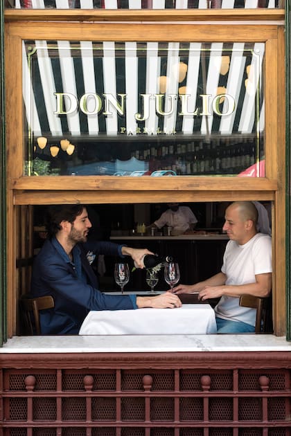 En el libro brinda al lector recomendaciones culinarias