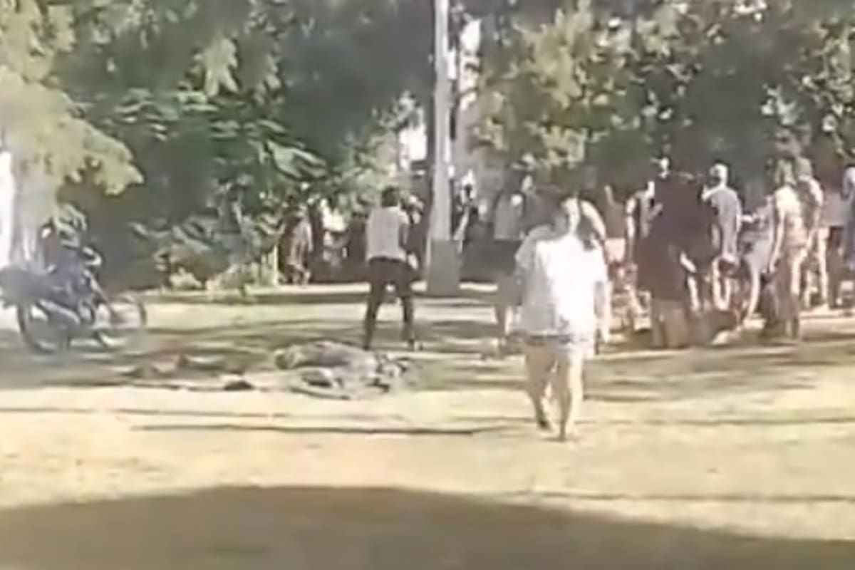 En el lugar donde ocurrió la balacera mortal convocó a varios testigos