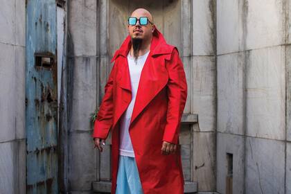 En el marco de Aquí, allá y en todas partes, el Proyecto Gómez Casa entrega una gran versión de “De nada sirve”.