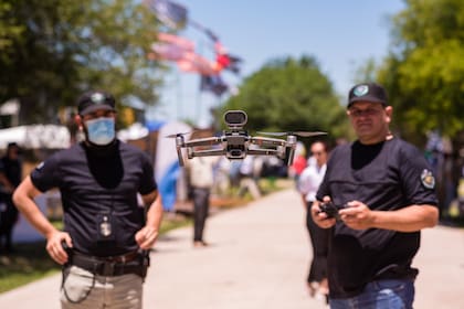 En el marco de la Exposición Nacional de Razas, el Ministerio de Seguridad correntino presentó los drones que se utilizarán para el patrullaje