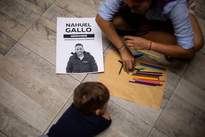 En el marco de la liberación gradual de presos políticos que se registra en Venezuela tras la caída de Nicolás Maduro, las autoridades del penal El Rodeo I permitieron este domingo el ingreso de familiares para visitar a los detenidos; entre ellos espera la suegra del argentino Nahuel Gallo.