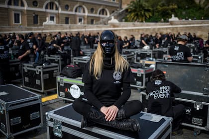 En el marco de la pandemia, Italia emprenderá el 26 de abril el camino de la reapertura, con el regreso a las escuelas y de los sectores que puedan desarrollarse al aire libre para evitar el virus.
