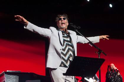 En el marco del 22º Entrega Anual del Latin GRAMMY®, la Academia Latina de la Grabación® le brindó a Fito Paez, el Premio LIFETIME ACHIEVEMENT AWARD 2021 (a la Excelencia Musical),