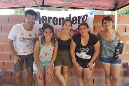 En el merendero “somos futuro” con el que colabora.