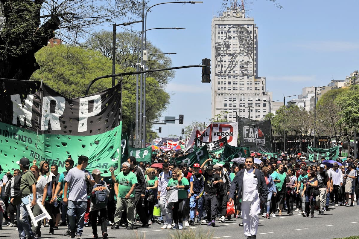 En el microcentro porteño se repitieron múltiples protestas de organizaciones sociales, que generaron un caos de tránsito