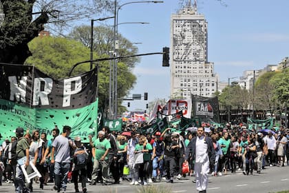 En el microcentro porteño se repitieron múltiples protestas de organizaciones sociales, que generaron un caos de tránsito