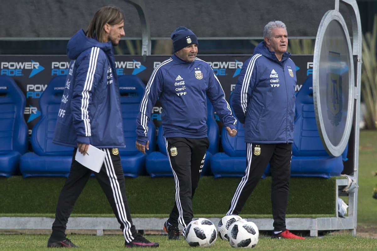 En el Mundial 2018, con Sebastián Beccacece y Jorge Sampaoli. "Desde Rusia me quería ir", dijo sobre la selección