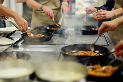 En el mundo crecen las cocinas industriales similares a las de un restaurant, pero que no abastecen a un local con comensales sino a un sistema de reparto a domicilio