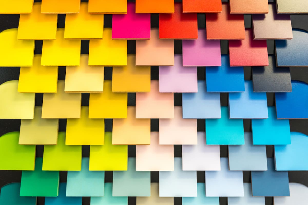 En el mundo de los diseñadores, los decoradores y los arquitectos, el color del año define muchas de sus obras