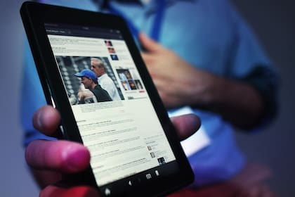 En el mundo móvil, cada compañía busca posicionar su propio acceso a la Web, y así Amazon desarrolló Silk, su propio navegador para su serie de dispositivos Kindle Fire