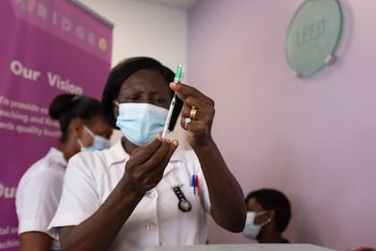 En el mundo real, puede ser que el 50,4% de CoronaVac se vuelva un poco más alto, mientras que el 94% de Moderna termine ligeramente reducido