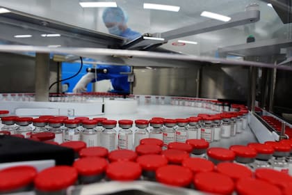 En el mundo se aplicaron aproximadamente 360 millones de dosis de la vacuna contra el coronavirus