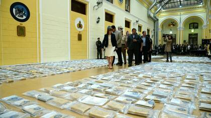 En el operativo denominado Ave Rapaz, personal de la Policía Federal secuestró 1166 kilos pero también le habrían robado más de 600.000 dólares a los sospechosos