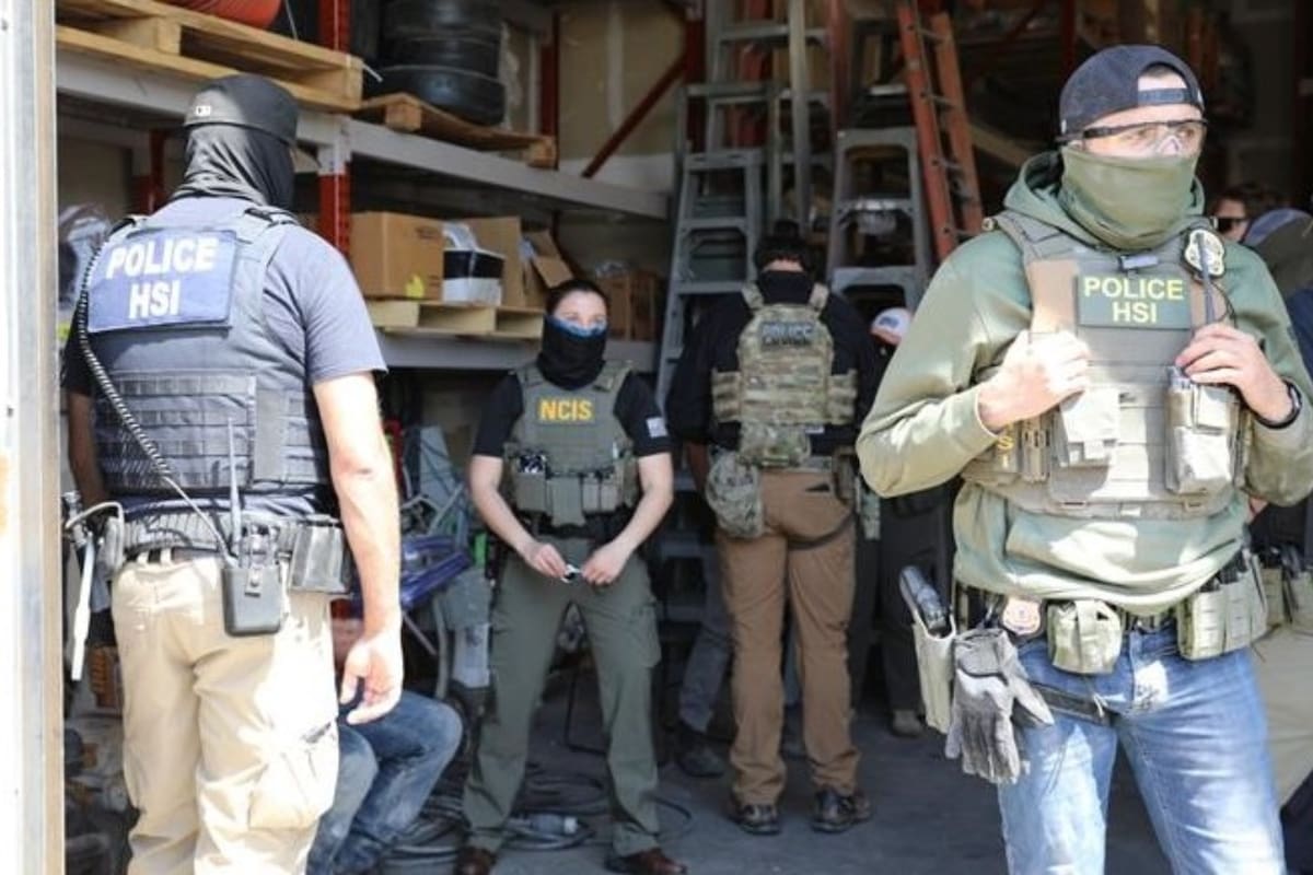 En el operativo, el ICE detuvo a 15 trabajadores de una empresa en San Diego; testigos señalan que fue "intimidante y muy aterrador"