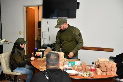 En el operativo se incautó una importante cantidad de dinero