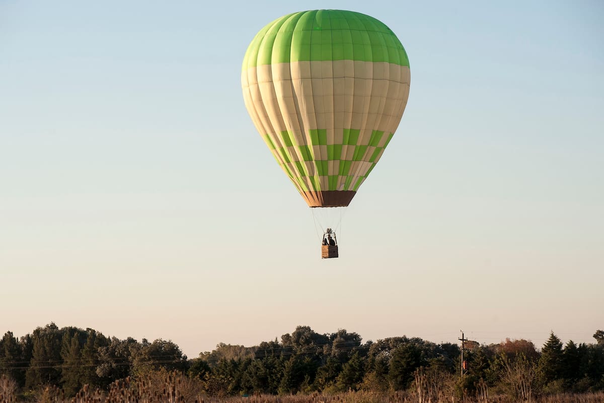 En el país hay unos 70 globos, pero sólo una decena se usa para vuelos comerciales. Cómo, dónde y cuánto cuesta la experiencia