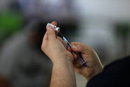 En el país, solo el 30,20 por ciento de la población tiene el esquema completo de vacunación