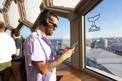 En el piso anterior al mirador se encuentra el restaurante Fifty Seconds, una propuesta fine dining con el chef Martín Berasategui