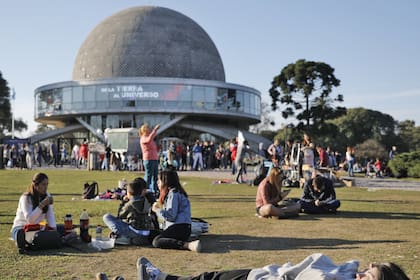 Los alrededores del planetario son un espacio de gran convocatoria