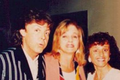 En el primer encuentro con Paul McCartney en Buenos Aires, en 1993