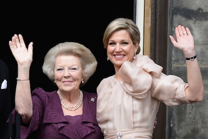 En el primer look, Máxima se destacó por su sobriedad