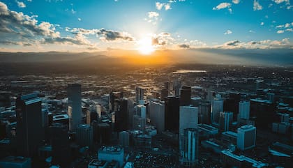En el primer trimestre de 2025, se registraron más de un millón de viajes en scooters y bicicletas eléctricas en Denver