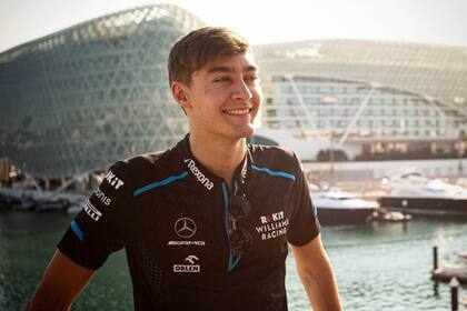 En el receso, George Russell invirtió en un simulador de mayor calidad; el joven británico tiene la compleja misión de apuntalar a Williams, una escudería a la que Bernie Ecclestone intentará acercarle compradores