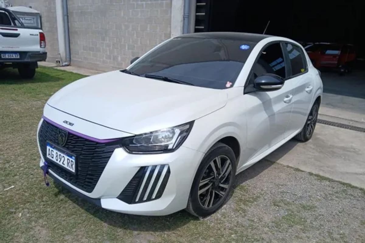 En el remate del Banco Santander, con sede en Tucumán, aparece un Peugeot 208 seminuevo
