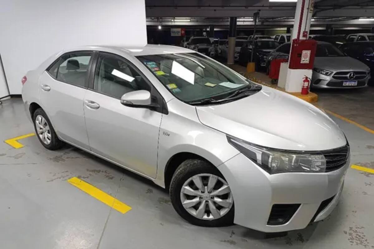 En el remate hay dos Toyota Corolla