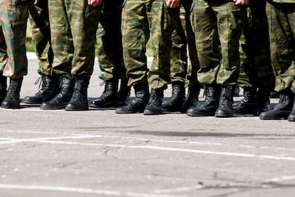 En el Remembrance Ruck, las personas pueden cargar una mochila con peso para hacer alusión al entrenamiento de los militares