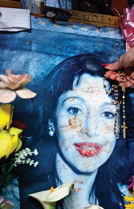 En el santuario levantado en honor a Gilda, los fanáticos dejan todo tipo de recuerdos