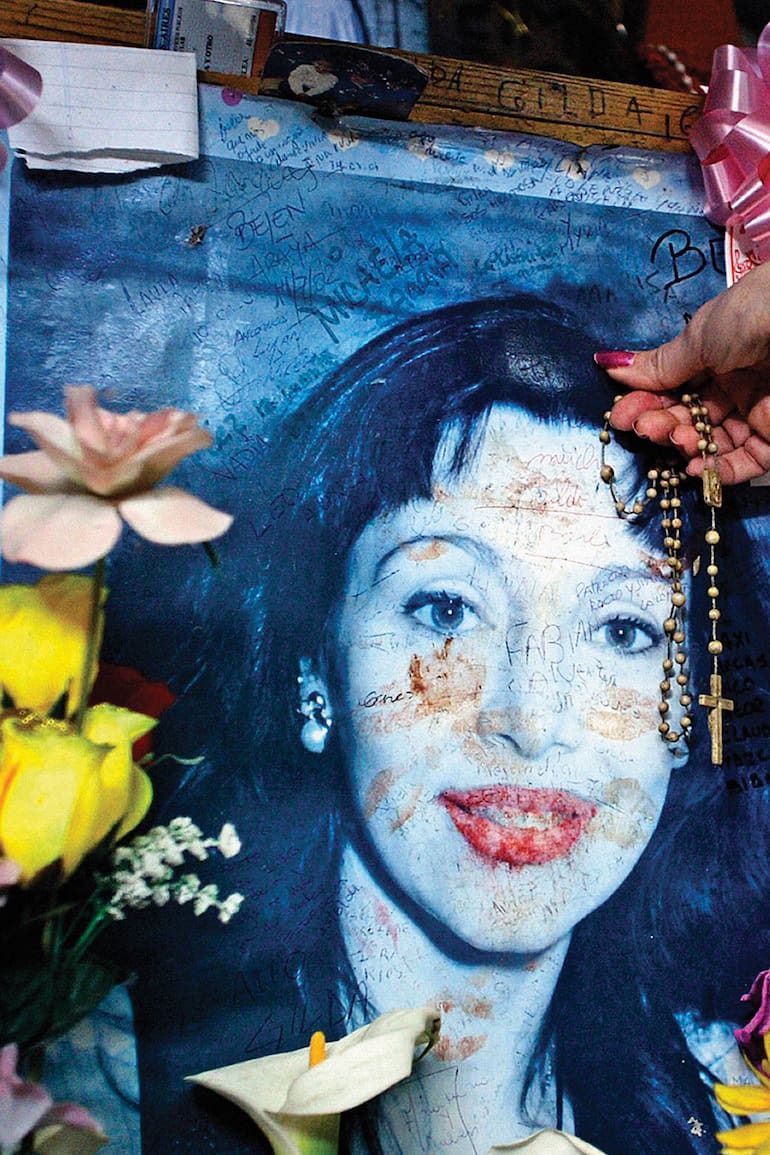 En el santuario levantado en honor a Gilda, los fanáticos dejan todo tipo de recuerdos