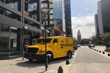 Las firmas transportistas cobran un fee sobre el millaje; es decir, por el volumen de efectivo que trasladan