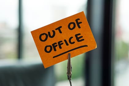 En el sector privado, la decisión de otorgar este día como libre recae en las políticas internas de cada empresa (Foto: Canva)
