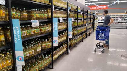 En el sector privado señalan que la suba de los precios internacionales también "está provocando la escasez" de recursos para el fondo aceitero