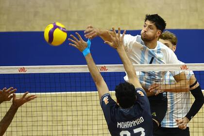 En el segundo partido la Argentina perdió con Irán 3-0 y debe levantar rápido la cabeza
