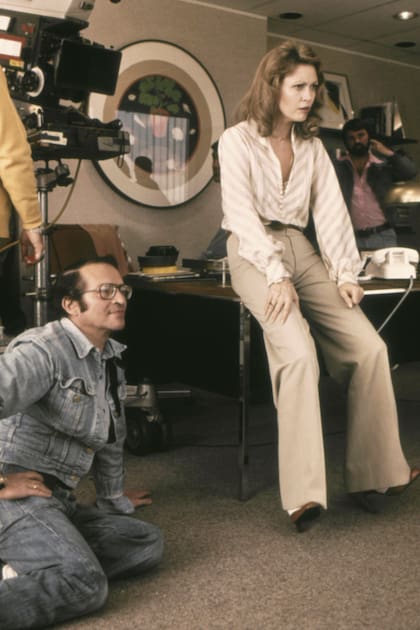 En el set de filmación de "Poder que mata" junto al director Sidney Lumet, en 1976