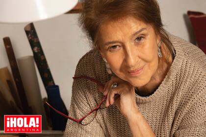 En el taller que armó en su terraza: “Dibujo mucho, constantemente estoy dibujando, mi pensamiento y mi mano van al mismo tiempo”, cuenta.