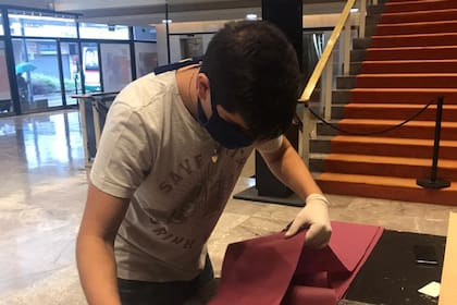 En el Teatro San Martín, los talleres se mudaron al hall de entrada